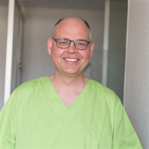 Dr. med. Ingenstau, Facharzt für Innere Medizin in Duisburg.
